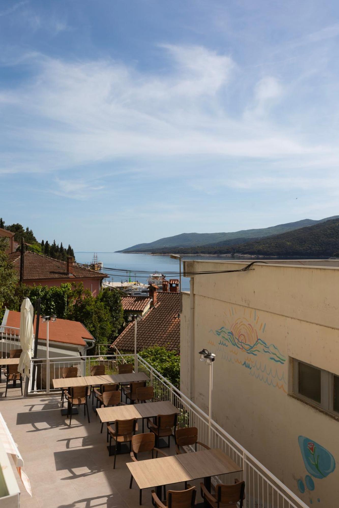 Apartments Galeb Rabac Exterior foto